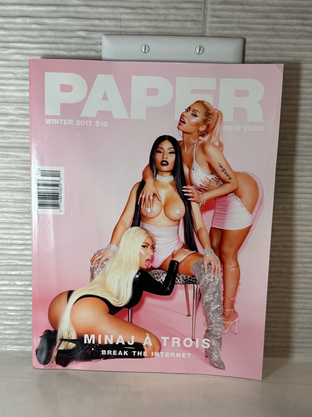 NICKI MINAJ PAPER MAG Winter 2017 Minaj À Trois Pink Cover